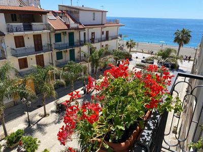Casa stile mediterraneo Piazza Durante a Letojanni Taormina