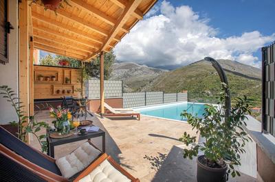NORMABEL relaxing villa with heated pool and sauna