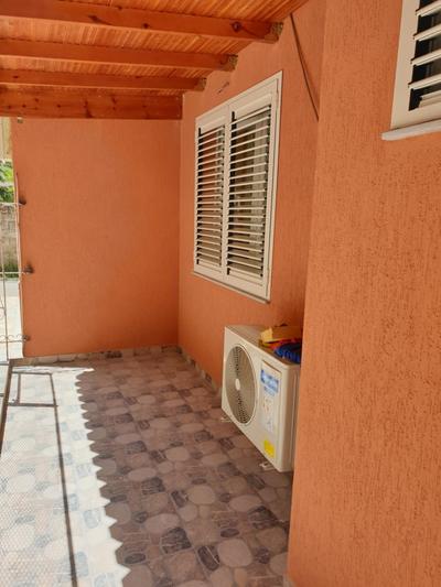 Vacation Apartment near the lake Apartament afer liqenit