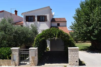 Lovely apartment with two terraces***
