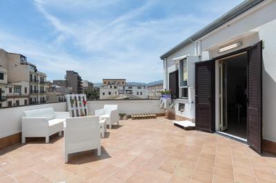 GuestHost - BallarHost - Ballarò Market Terrace Apartment