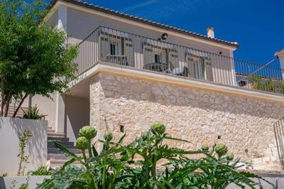 Luxury Seafront Villa Liberty with pool in Fiskardo