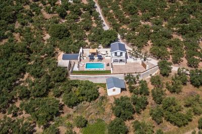 Villa Verde - Heated Pool with Stunning Views, by ZanteWize