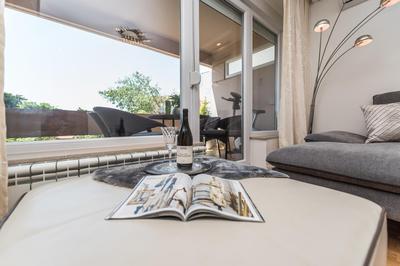 Marina Yacht Apartment