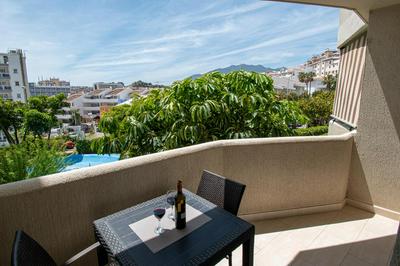 BENAL BEACH Superb Beach front 1 Bedroom Apartment, Sleeps 5