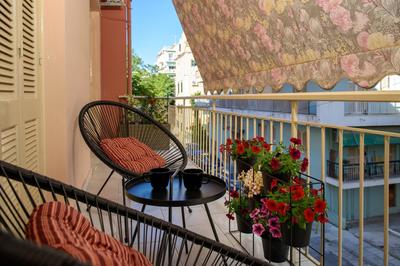 Regina's Downtown Apartment by CorfuEscapes