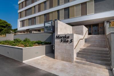 Zaloo, Luxury Apartment with Sea-View and Jacuzzi