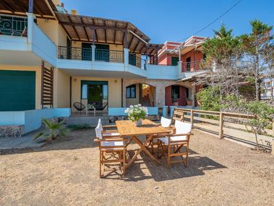 FLUO Seaside Apartment