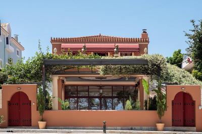 Scorpios Mansion / Downtown Skala / Seaside