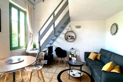2 bedroom duplex apartment in the center of Antibes