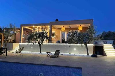 Villa Stanzietta Novigrad for 10 at Olive orchard