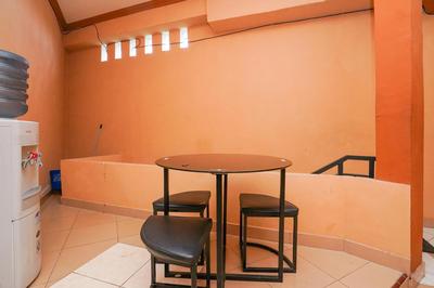 OYO Life 2619 Kost Keluarga Cemara