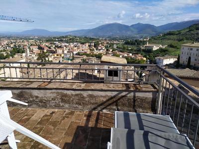 Trilocale in centro storico a Spoleto