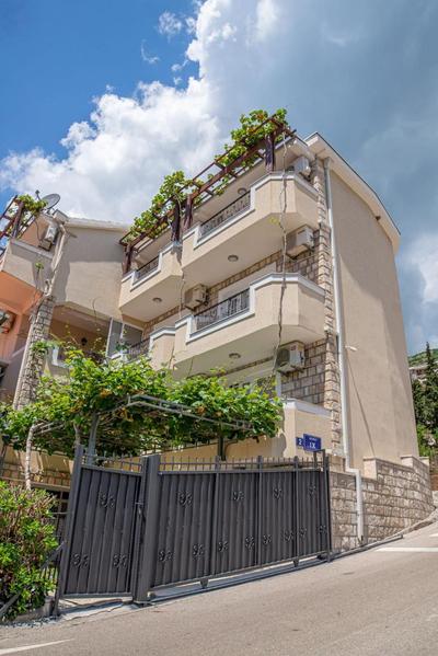 Guest House S-Lux