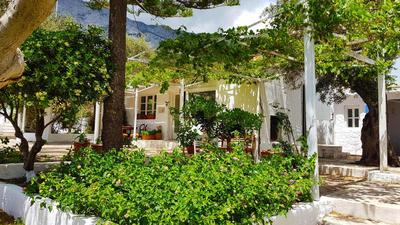 Loukoulos' maisonette