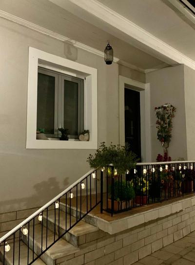 Leo's city apartment
