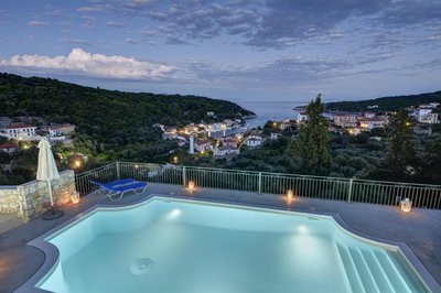 Likoudis Villas Suites