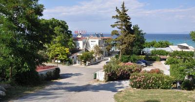 Coralli Beach Studios-Apartments