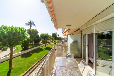 Residencial Costamar next Bcn, 50m beach with swimming pool