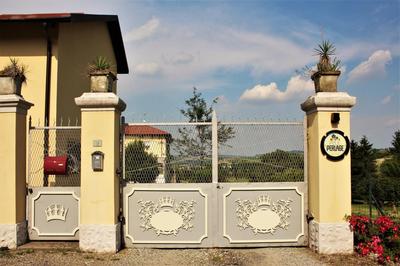 Maison Petit Perlage B&B and Champagne