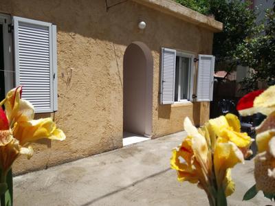Sitzanaki Home