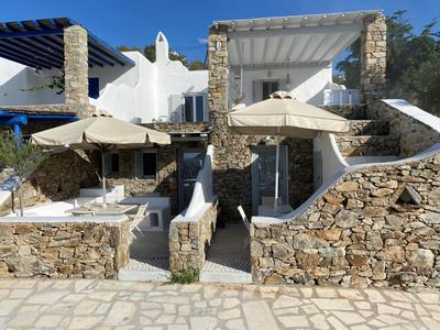 Rineia Complex by Live&Travel