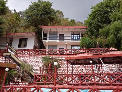 New Orange Tree Classic Fall in Mussoorie with pool & parking