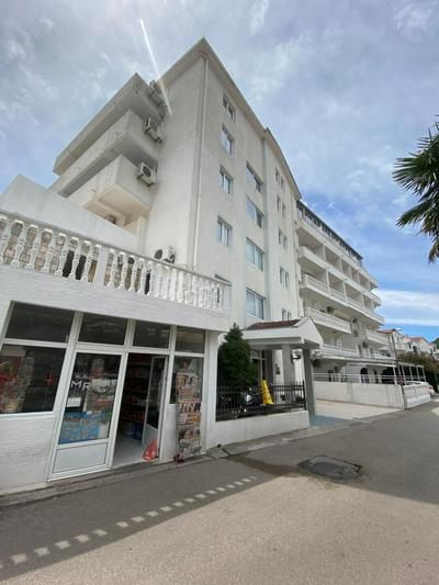 Azzuro apartments Budva