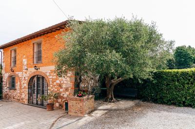 Tenuta San Giovanni Lucca - Borgo del Locumone
