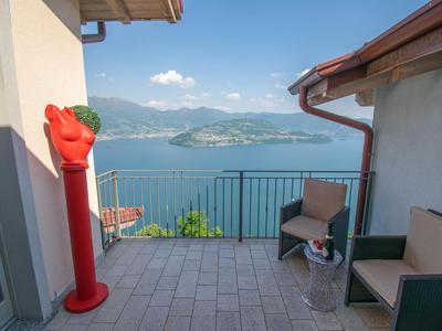 Cherubino - stunning lake view with swimming pool