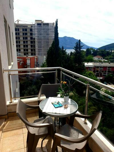 City & Sea Apartment nearby Old Town