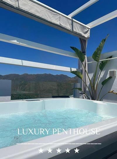 Penthouse mit privatem Jacuzzi in Marbella - La Mairena