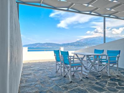Epipleon Luxury Suites -104- Δωμάτιο 35τμ με βεράντα 35τμ μπροστά στη θάλασσα