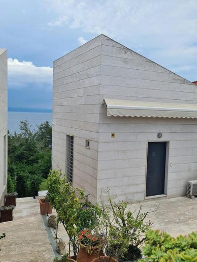 Janis Seaview Villa