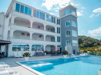Apartments Gjenashaj