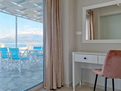Epipleon Luxury Suites -106- Δωμάτιο 40τμ με βεράντα 45τμ μπροστά στην θάλασσα