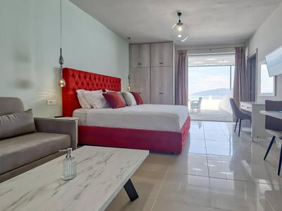 Epipleon Luxury Suites -102- Room 45 sqm with 35 sqm terrace facing the sea