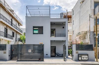 Spacious flat with courtyard in Peristeri!