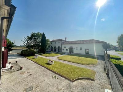 Alla Barchessa di Villa Querini
