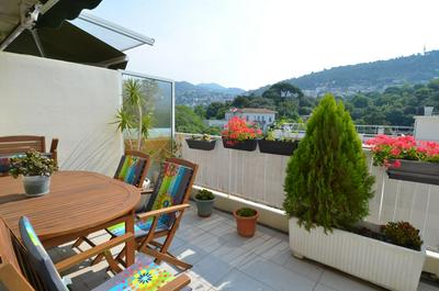 Appartement 4 personnes avec terrasse et parking le port de Nice