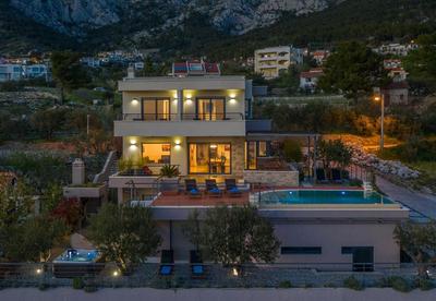 Villa View a luxury villa in Makarska, heated private pool, jacuzzi, gym