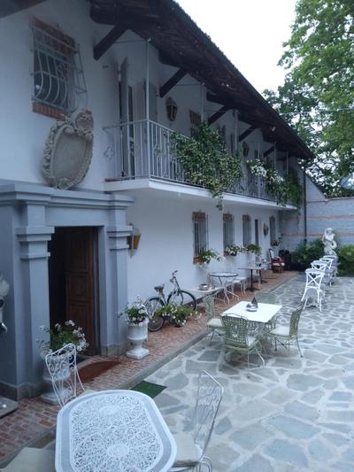 ANTICA VILLA CUNEO- Guest House - "B&B e non un Hotel a Cuneo"