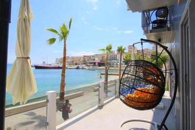 Yacht Villa