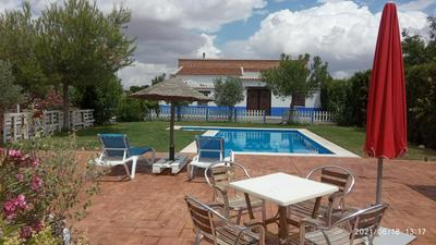 Casa Rural con jacuzzi y pista de padel - Casa de Pacas