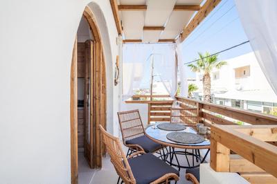 Sandy's Cycladic Style Apartment