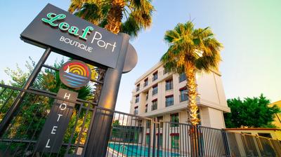 Leaf Port Hotel - Image 36
