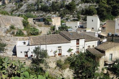 Lilibeth Houses - Charming & Lovely views
