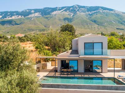 Brand new Villa Lefka with private pool at Platies
