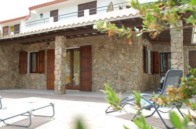 Renato Apartments