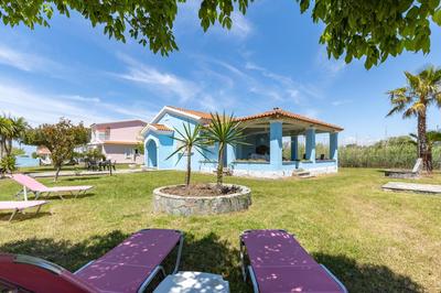 Villa Amorossa with Garden View & Shared Pool by Konnect, Roda Corfu